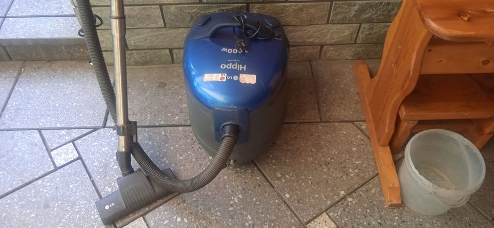 Пылесос б/у в хорошем состоянии