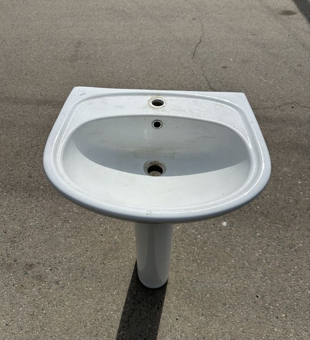 Раковина б/у целая