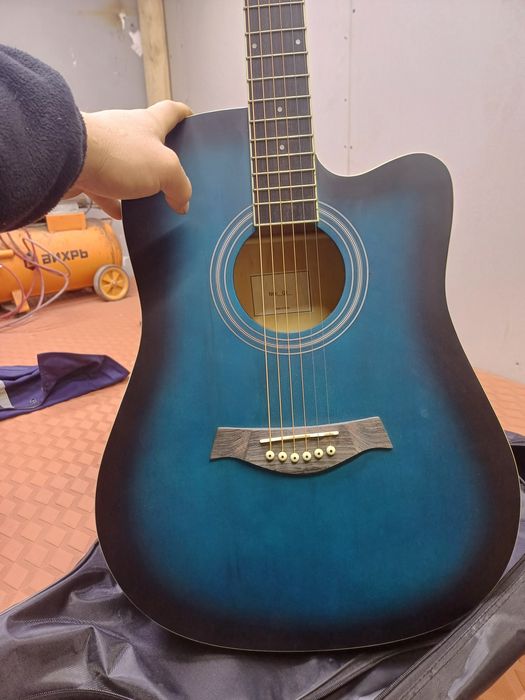 Гитара чорни синий цвет