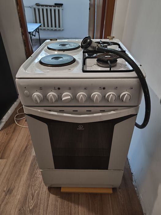 Плита комбинированная Indesit