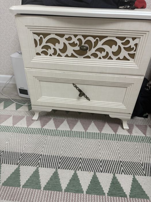 Продаю шкаф для одежды тумбу 1 комод