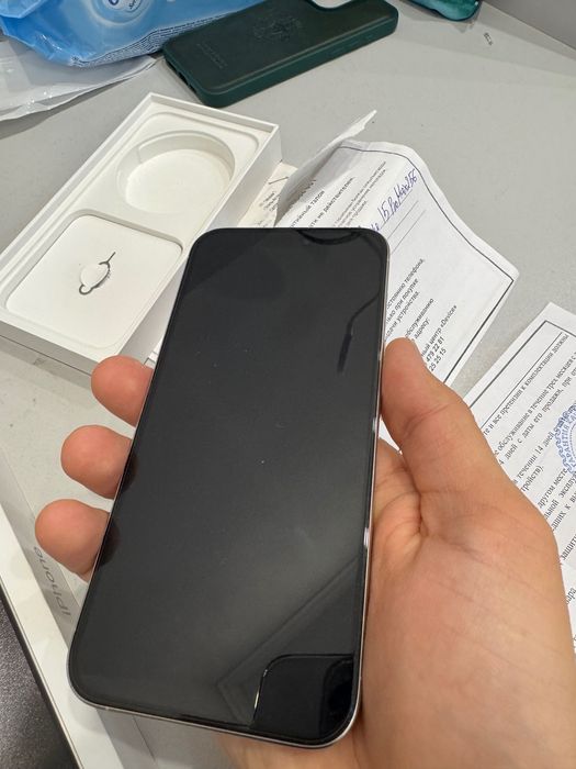 Продам айфон 15 про макс 256 гб в белом цвете