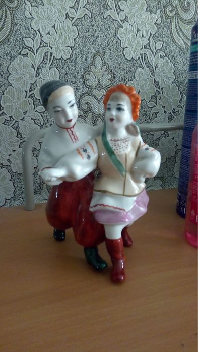 Продам статуэтку танцующие дети