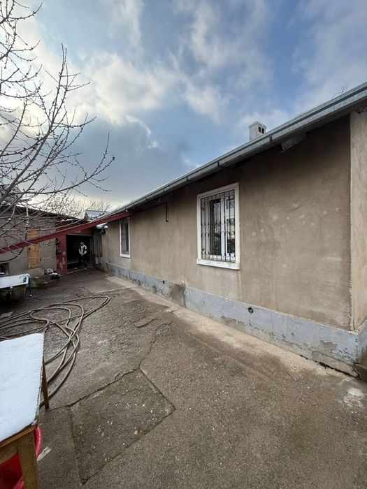 Продается дом на Аккаваке, на пересечение улицы Ф.Сариева