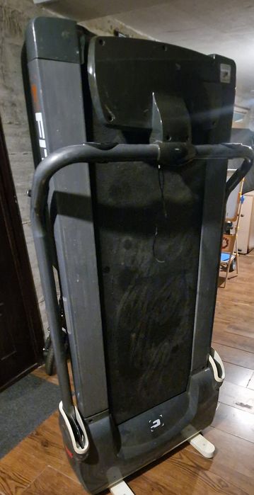 Banda alergat, foarte rezistenta, sarcina maxima 110 kg