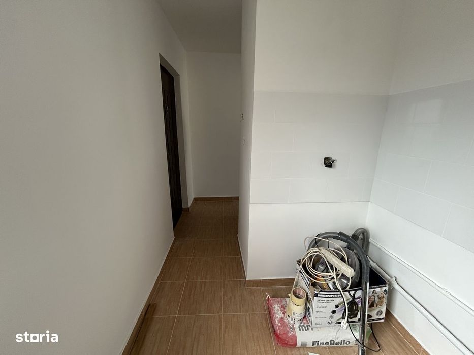 Vand apart.1 cam.situat in Micalaca,str.Vaslui,st. 50 mp,et.4/4,modern