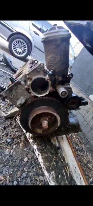 Продам двигатель от БМВ на запчасть