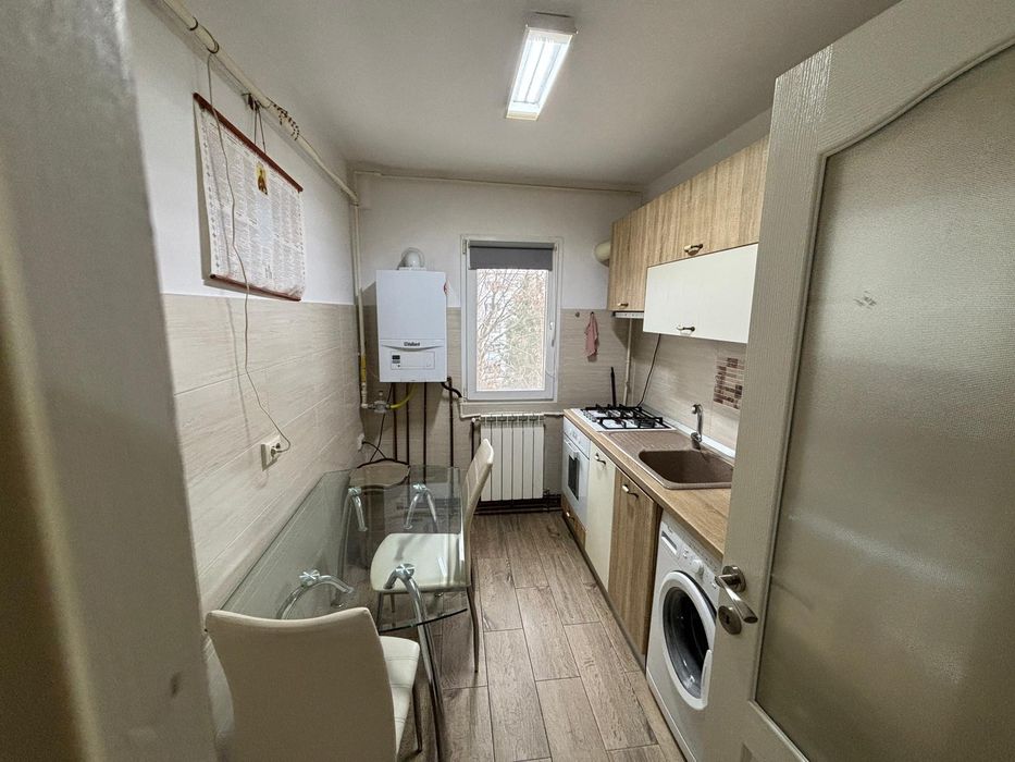 Vand apartament mobilat și utilat 2 camere Aleea Parcului 38