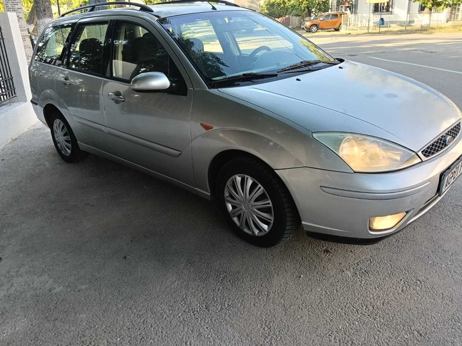Vând Focus Ghia Benzină