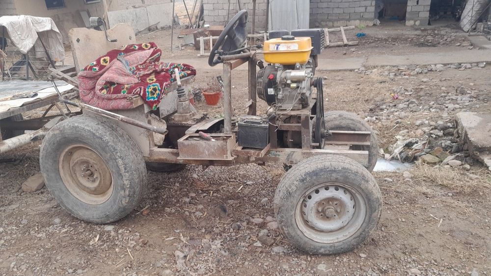 Mini Traktor sotiladi srochni