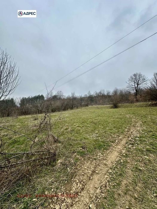 Парцел в Ловеч, област-гр.Троян площ 1449 цена 29000