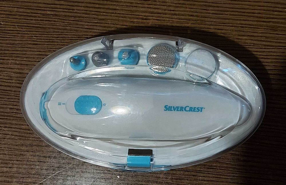 Уред за маникюр и педикюр