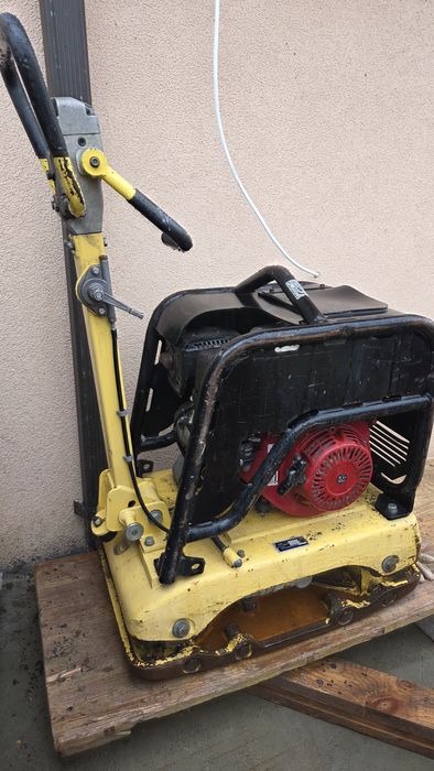 Scule de inchiriat - pistol cuie beton, masina slefuit parchet