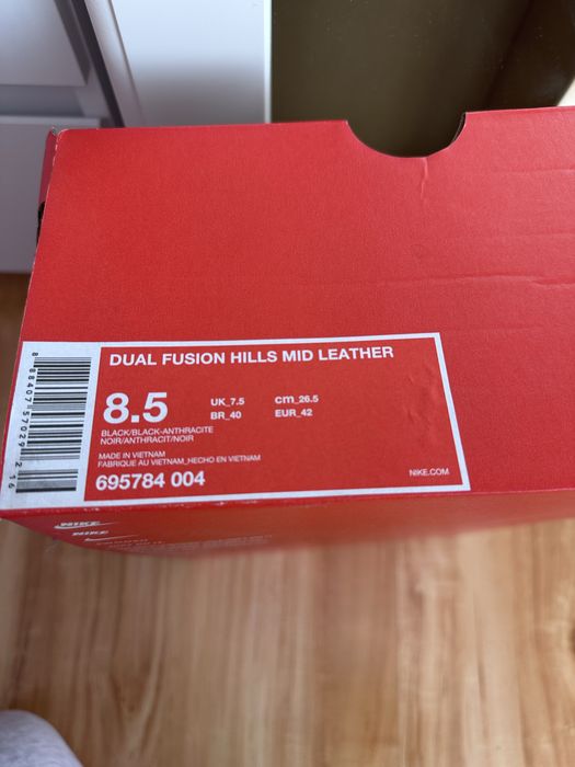 Нови мъжки обувки на найк