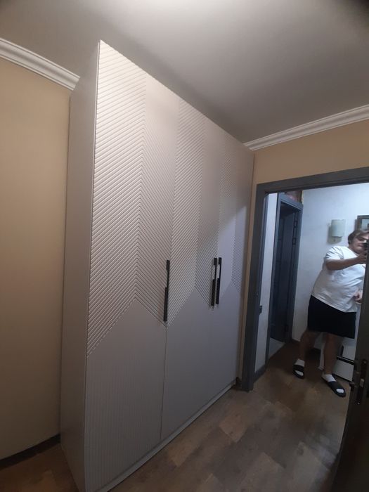 сборщик мебели!!