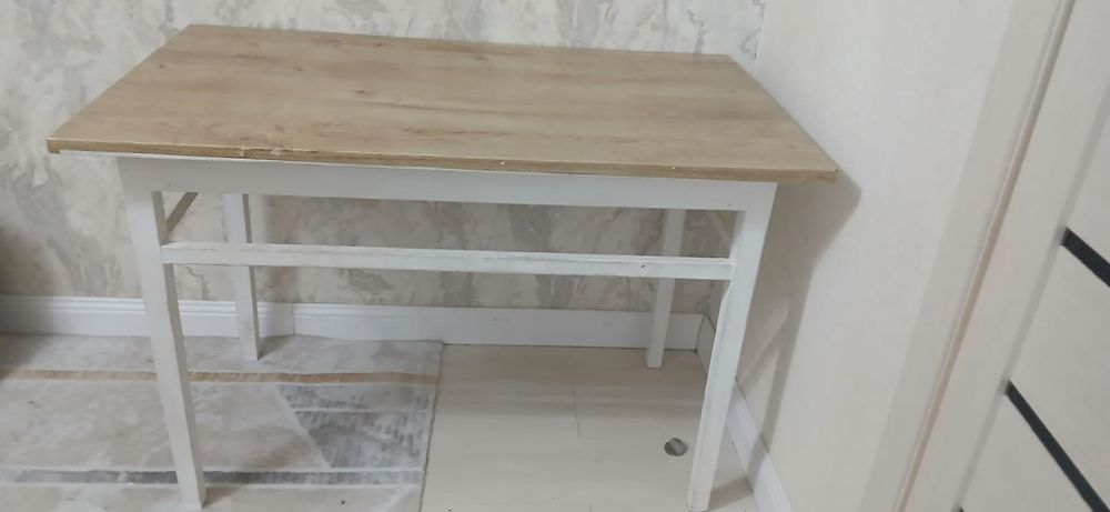 Продам стол кухонный