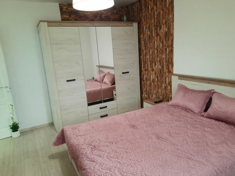 Inchiriez apartament