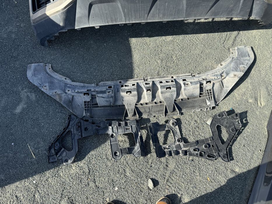 Предна и Задна броня и Решетка за Audi Q8