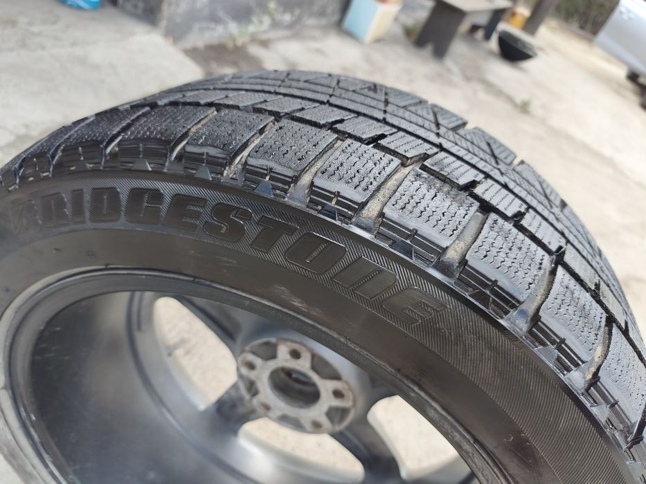 Продам шины с дисками на Mercedes - benz 221