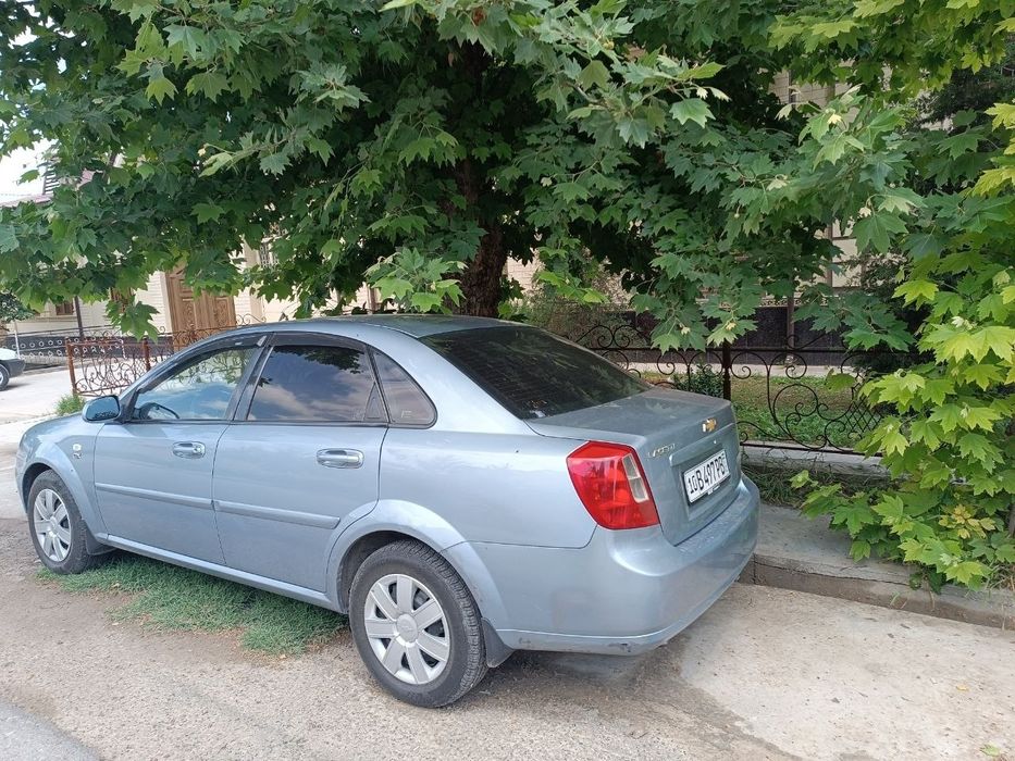 Автомашина LACETTI 2011 сотилади