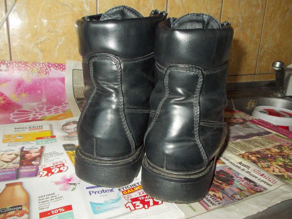 Ghete din piele f putin purtate