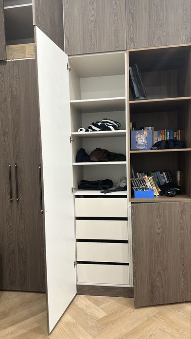 Шкаф платяной для спальни