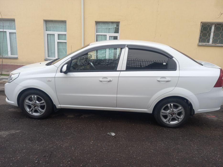 Срочно продаётся автомобиль нексия 3 автомат коробка 2020год