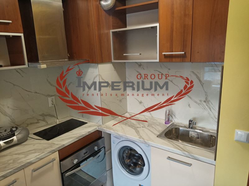 Дава се под наем Двустаен апартамент в Варна, Левски - 65 кв.м за 408 € - Снимка #2