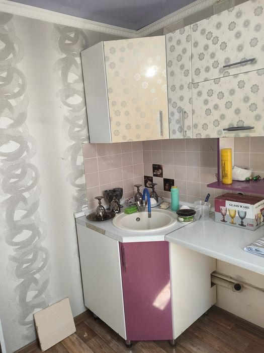 Продам 1комм квартиру
