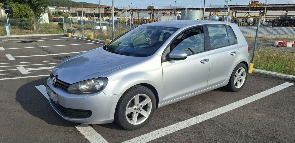 Vând Golf 6 benzină