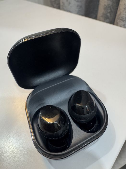 Наушники Samsung Galaxy Buds Core