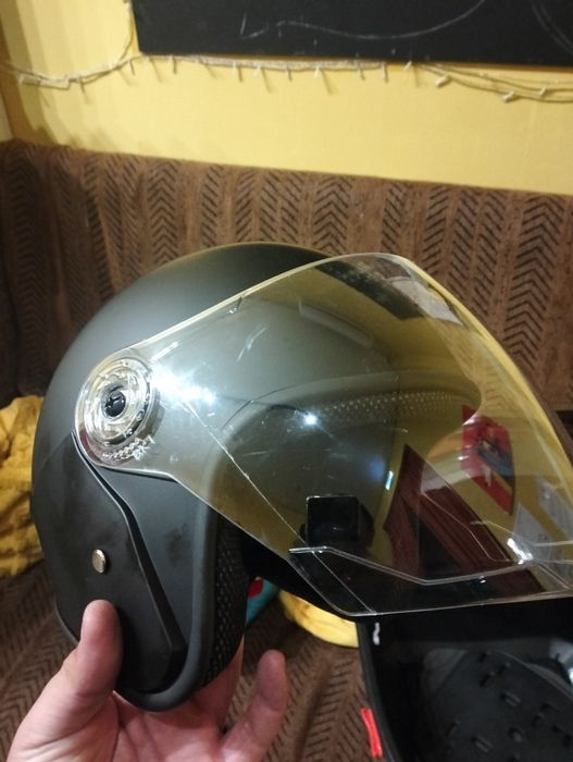 Шлем скутер универсальный размер срочно новый  скутер велосипед