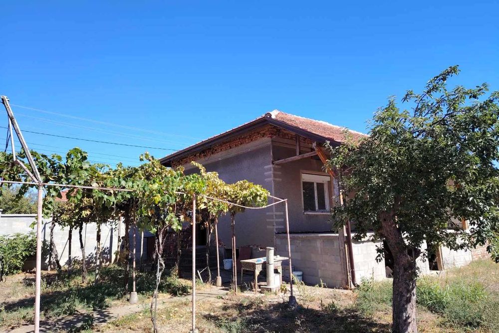 Къща в близост до Дунав и Искър област Плевен.