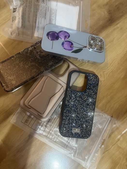 Продам чехлы на айфон 14 про