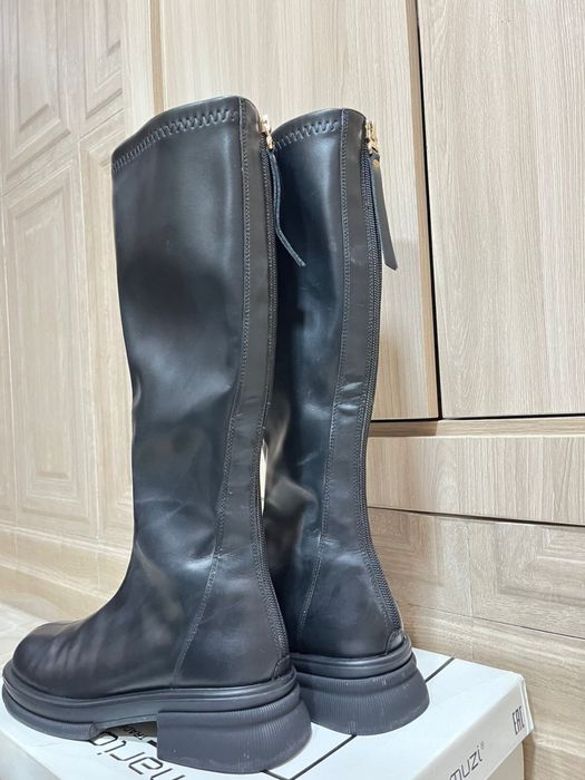 Аяк киім сатылады