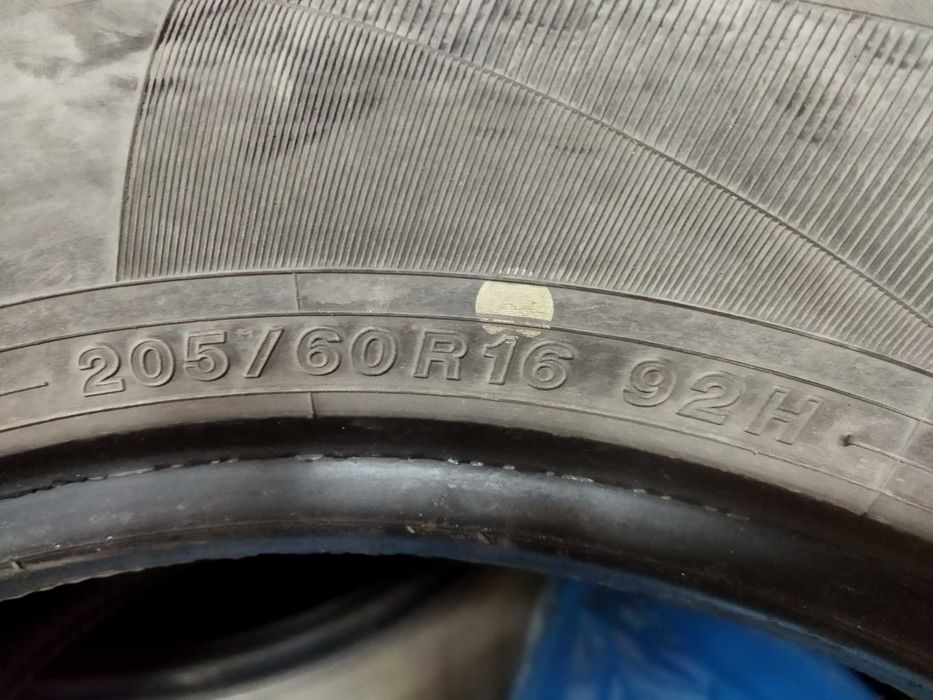 Летние шины  205/60  R16