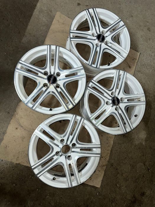 R16 PCD 4*108  Комплект легкосплавных дисков