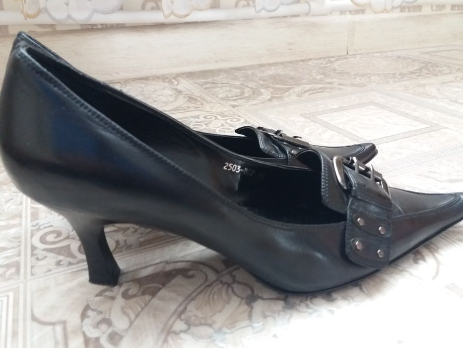 Босоножки  и туфли кожаные ЛИСТАЙ