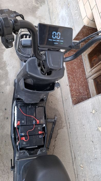 Skuter sotiladi oladiganlar telfon qilinglar