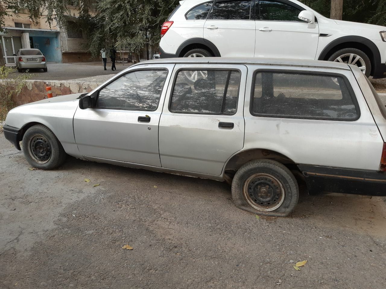 ford sierra universal - Легковые автомобили - OLX.uz