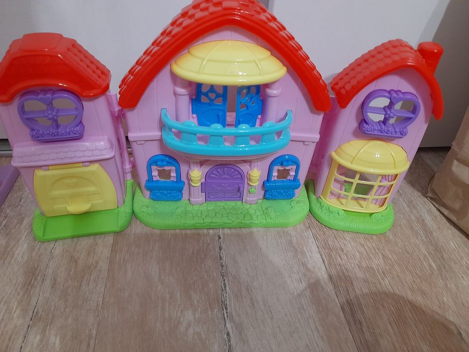 3 casute papusi cu accesorii