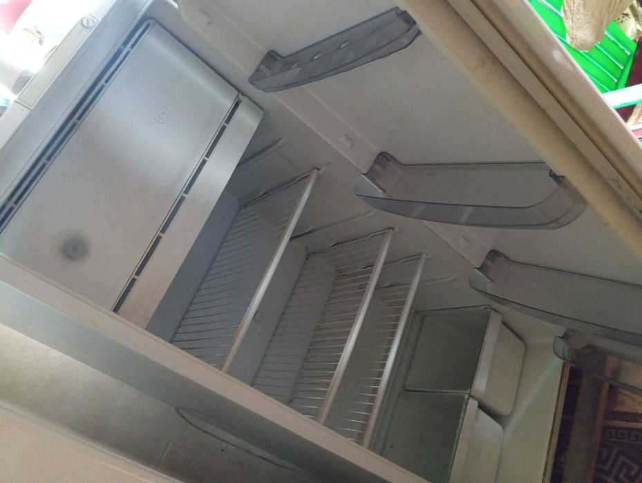 Холлдилник Бурюса