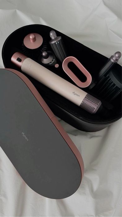 Dyson стайлер в наличии