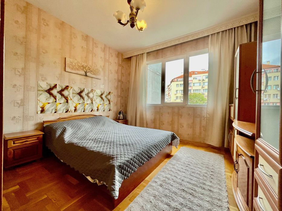 Дава се под наем Тристаен апартамент в Варна, Базар Левски - 65 кв.м за 450 € - Снимка #7