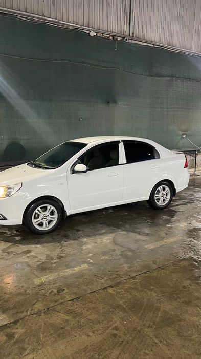 Продам свою Nexia 3 автомат. Кузов белый, салон бежевый.