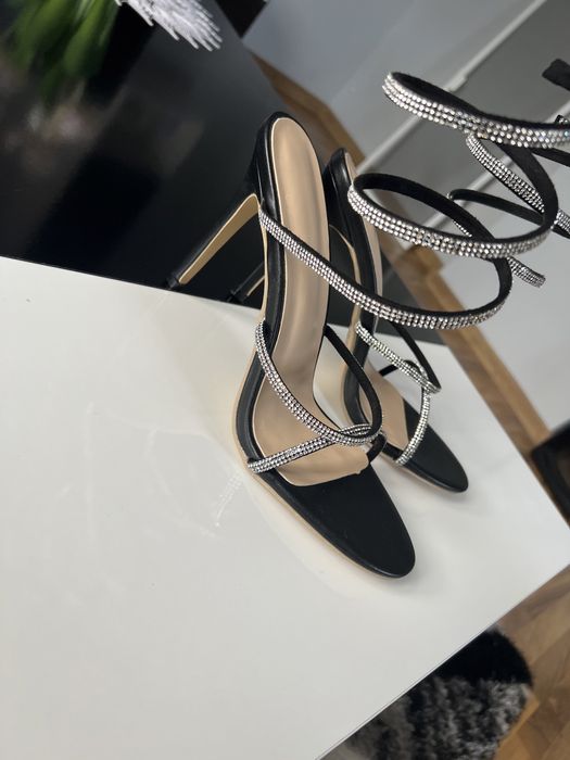 Дамски сандали на ток.