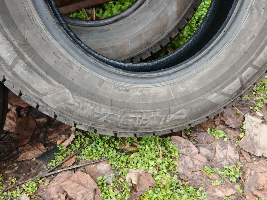 2бр. Чисто нови бусови гуми Lassa Transway 3 215 70 15C