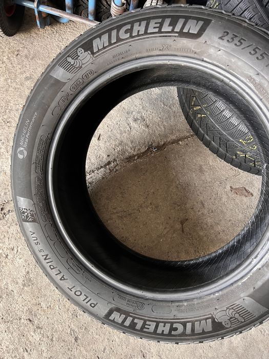 2 anvelope iarna 235/55/19 , michelin !