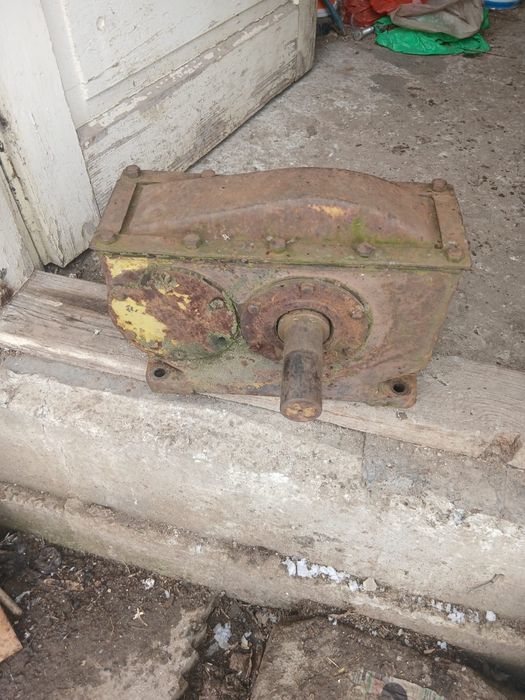 Vând Reductor  de C6P .