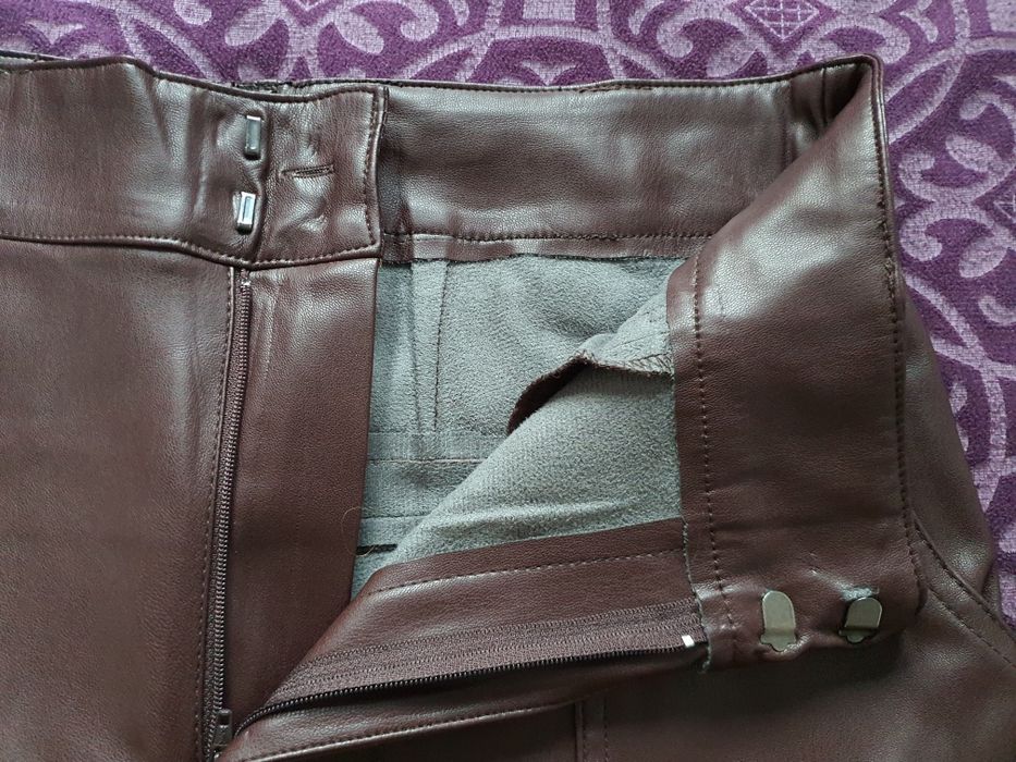 Pantaloni imitație piele